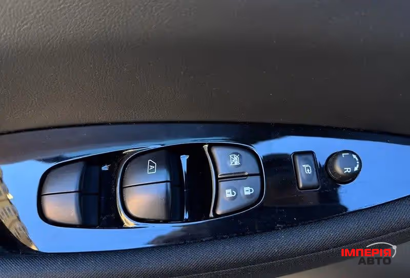 Nissan Leaf - фото 17