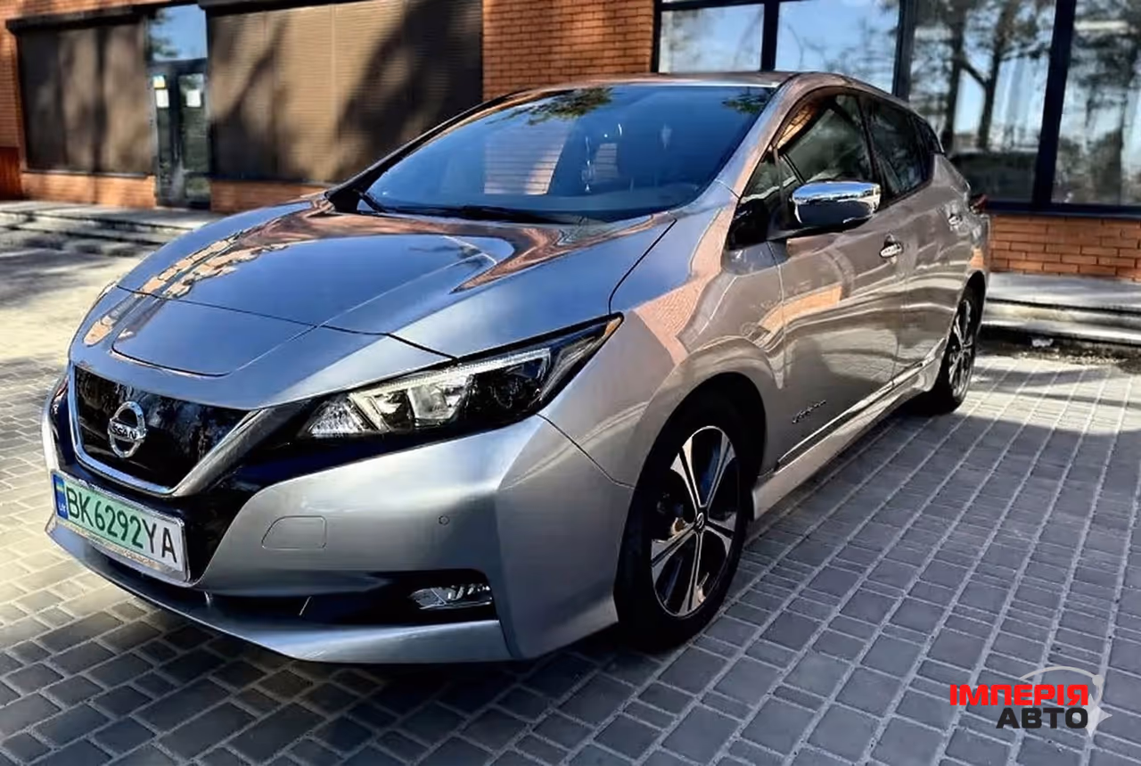 Nissan Leaf - фото 1