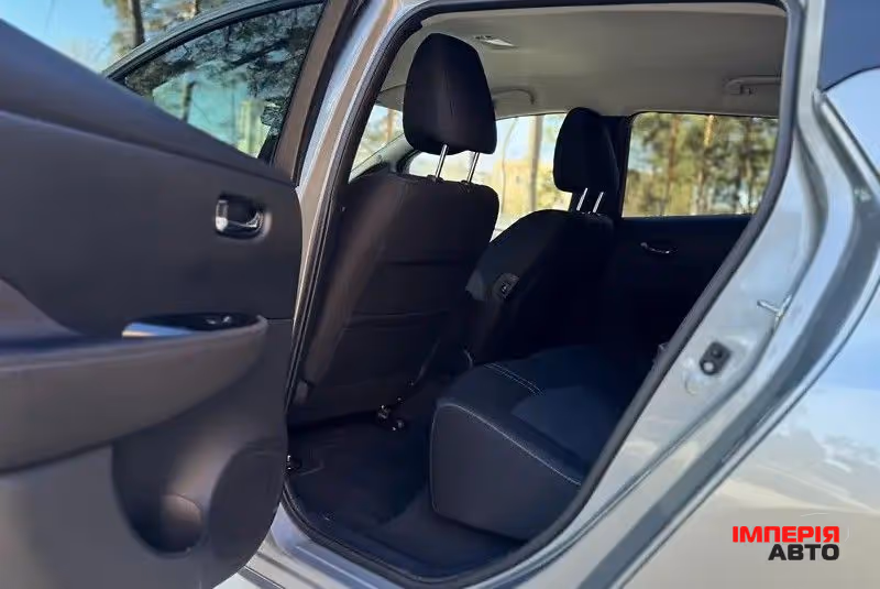 Nissan Leaf - фото 11
