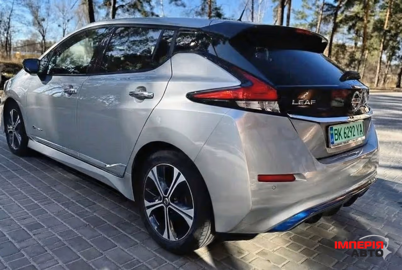 Nissan Leaf - фото 7