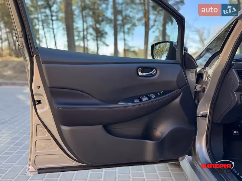 Nissan Leaf - фото 25
