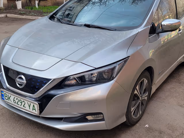 Nissan Leaf - фото 3