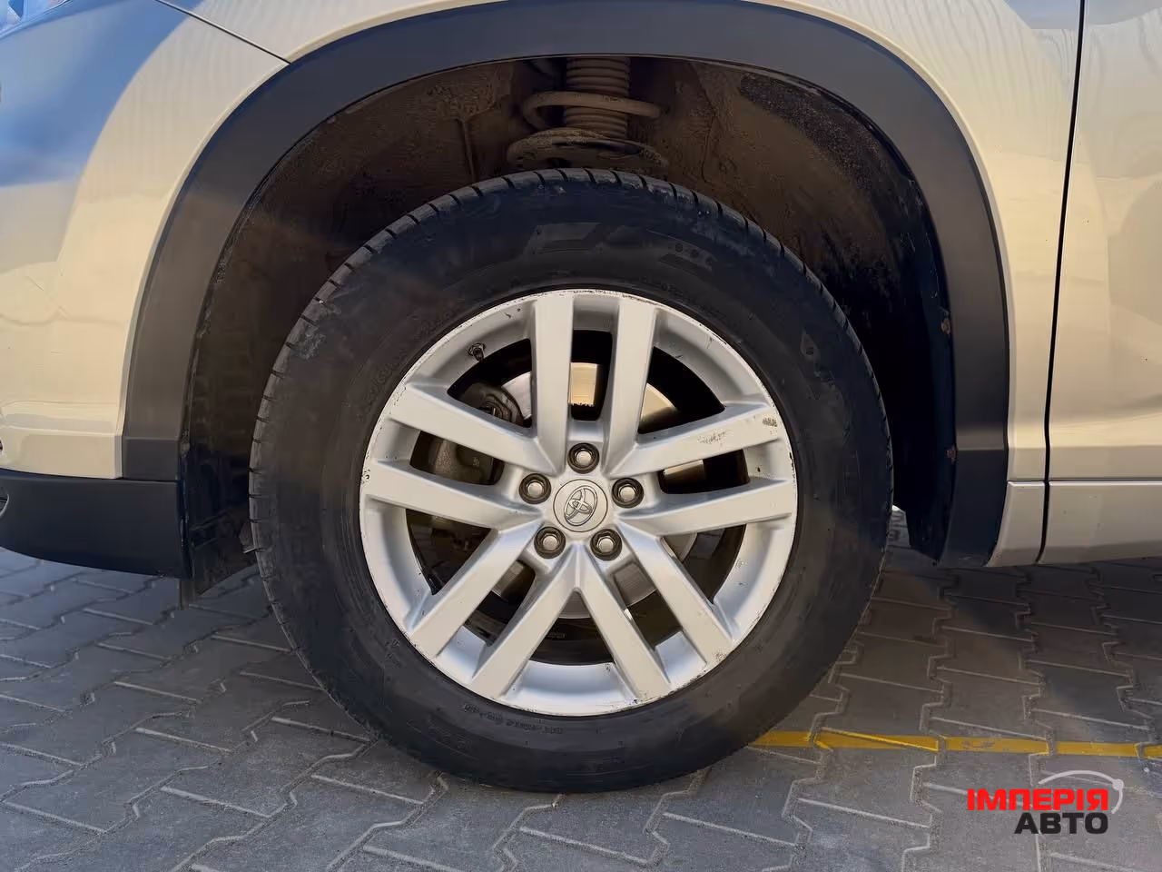 Toyota Highlander - фото 2