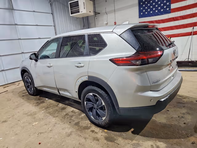 Nissan Rogue - фото 4