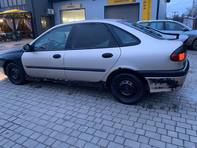 Renault Laguna - фото 2