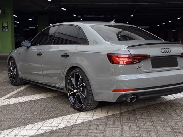 Audi A4 - фото 4