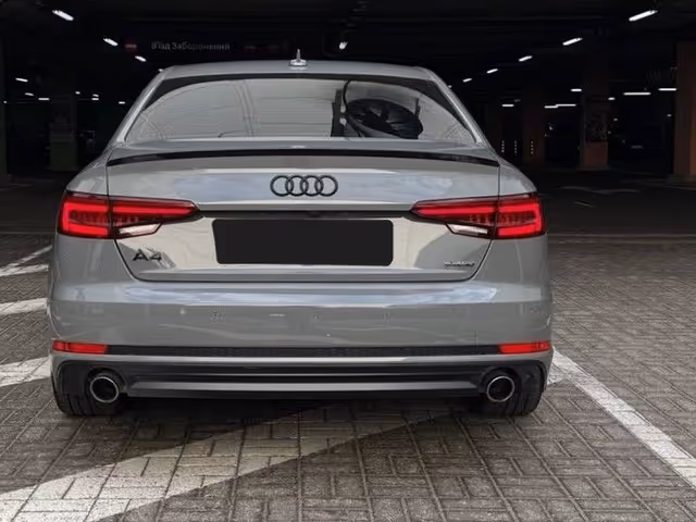Audi A4 - фото 5