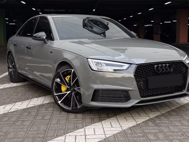 Audi A4 - фото 1