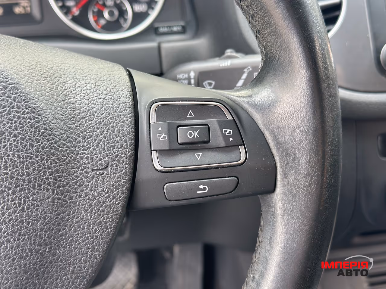 Volkswagen Tiguan - фото 24