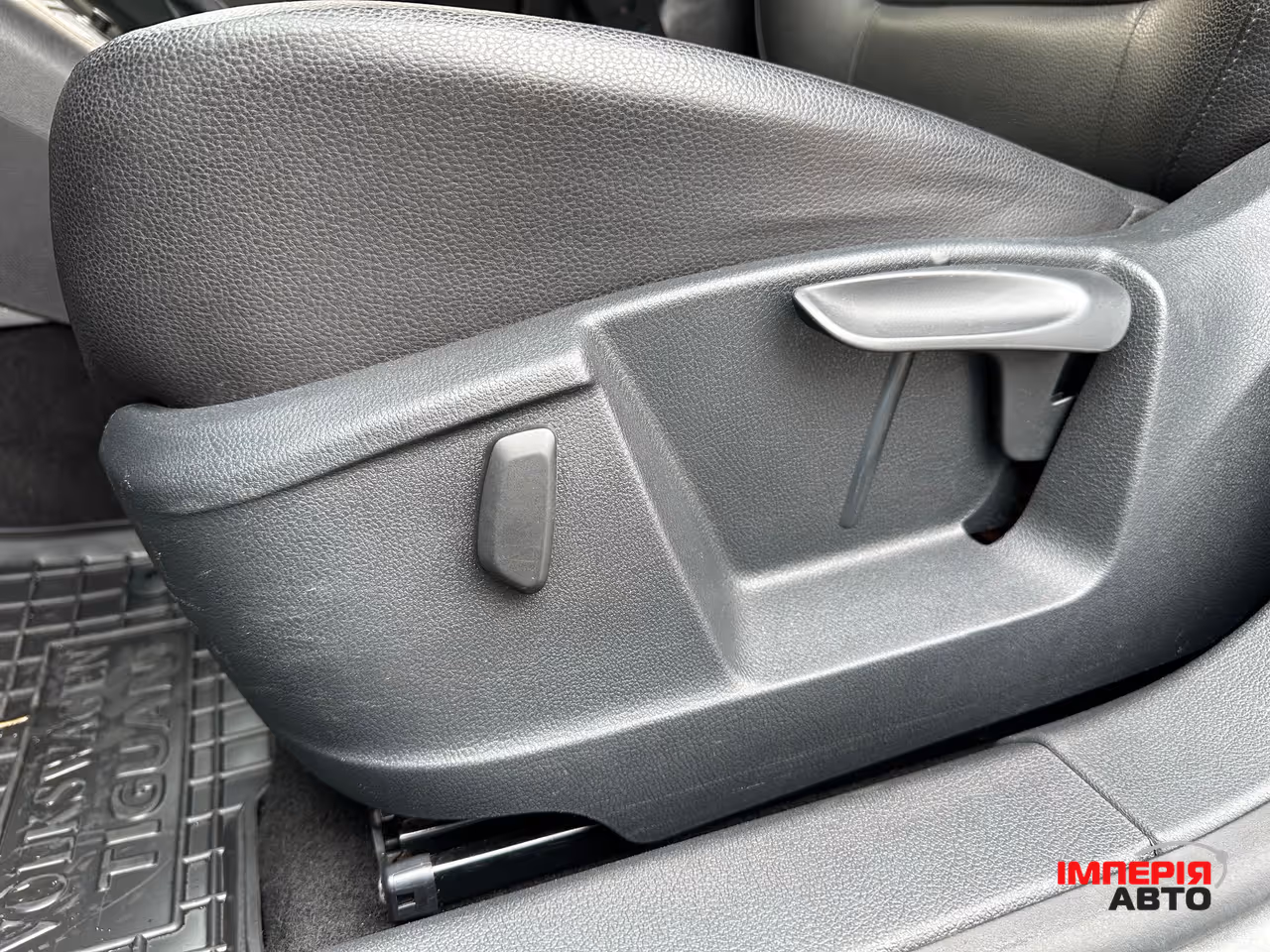 Volkswagen Tiguan - фото 17