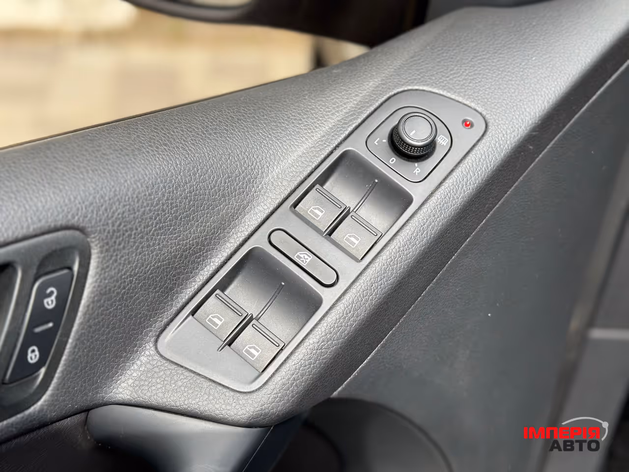 Volkswagen Tiguan - фото 14