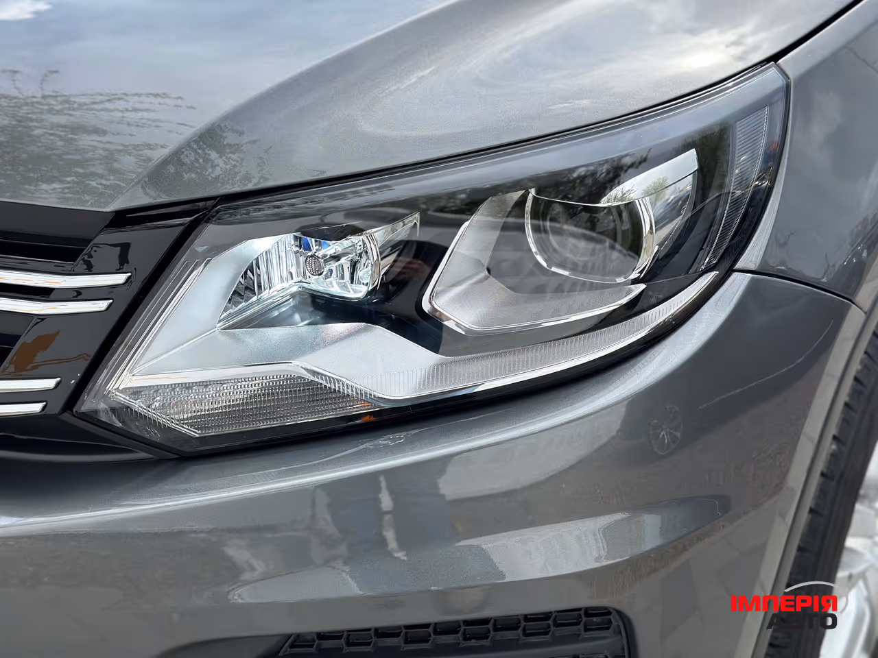 Volkswagen Tiguan - фото 4