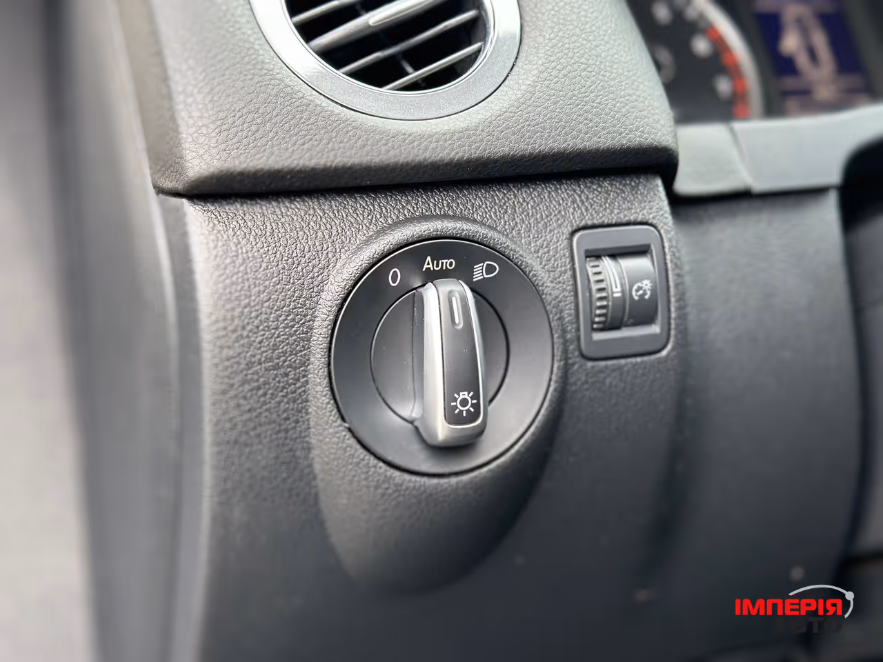 Volkswagen Tiguan - фото 18