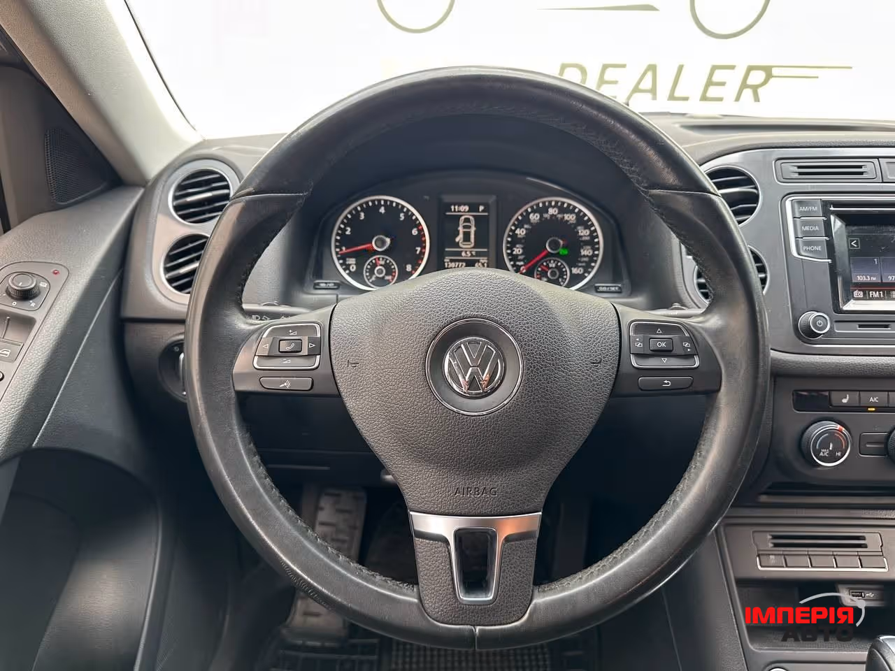 Volkswagen Tiguan - фото 21