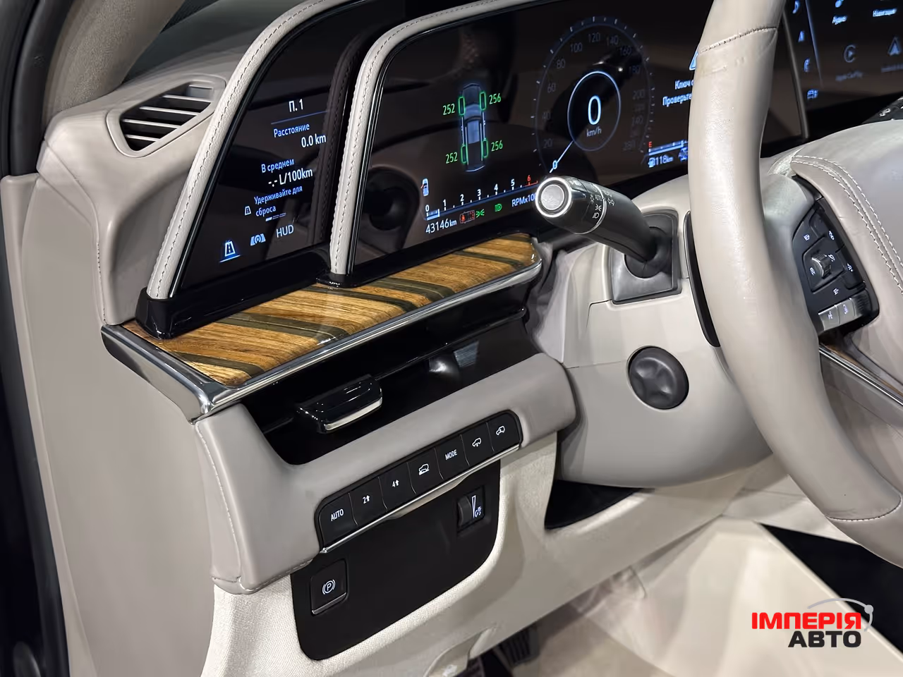 Cadillac Escalade - фото 22
