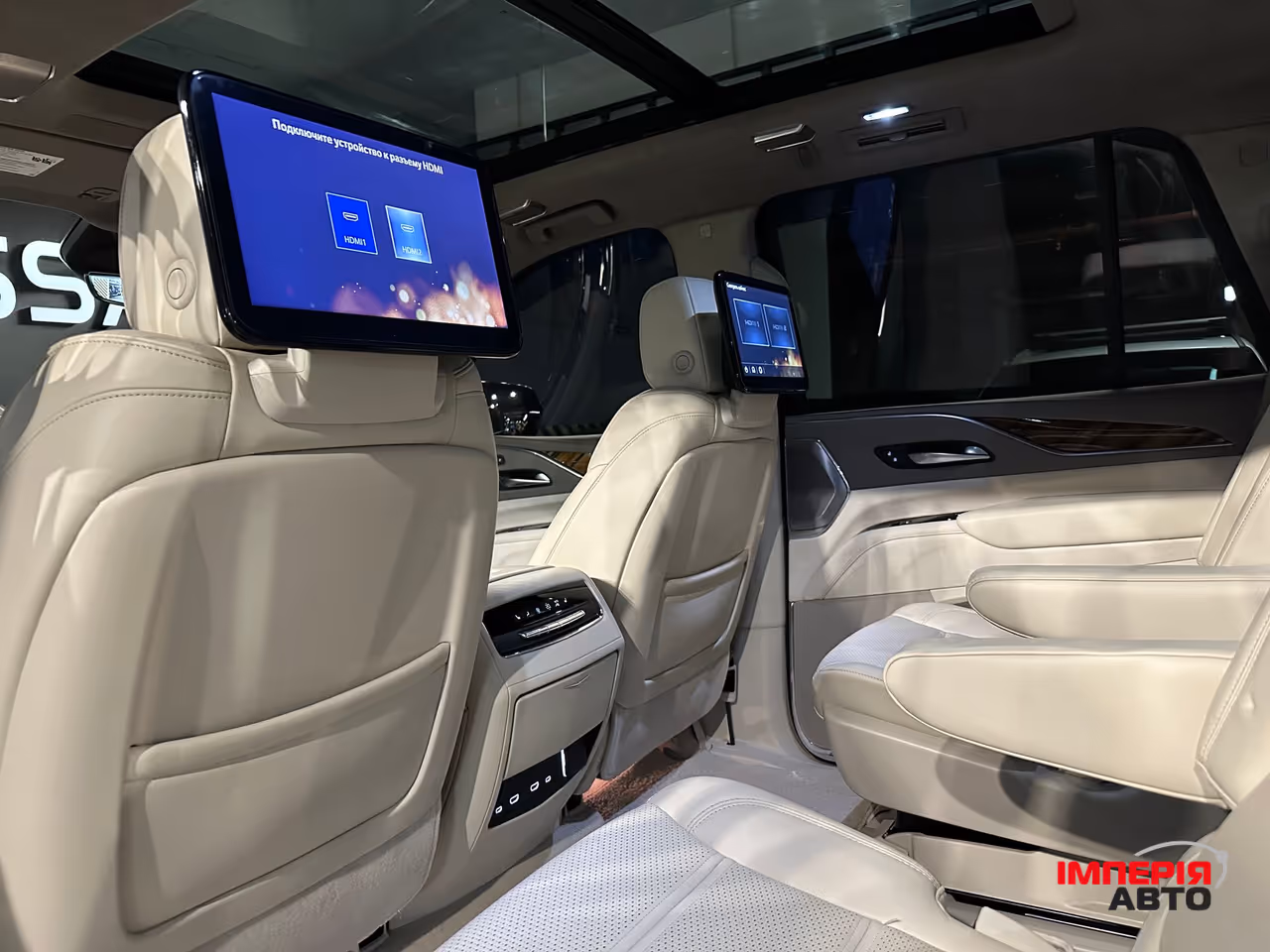 Cadillac Escalade - фото 13