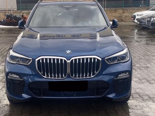 BMW X5 - фото 1