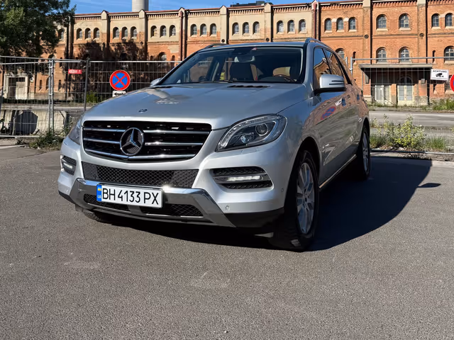 Mercedes-Benz M-Класс - фото 1