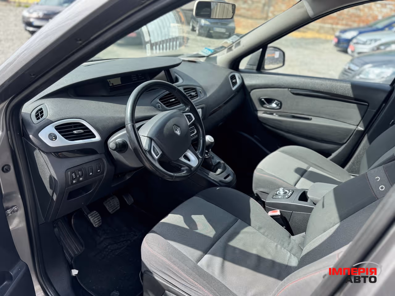 Renault Scenic - фото 5