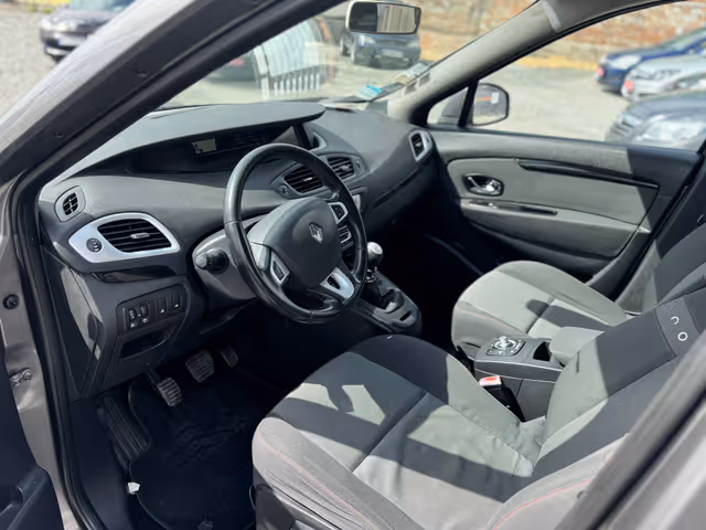 Renault Scenic - фото 5