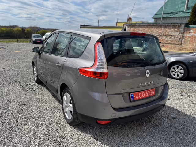 Renault Scenic - фото 4