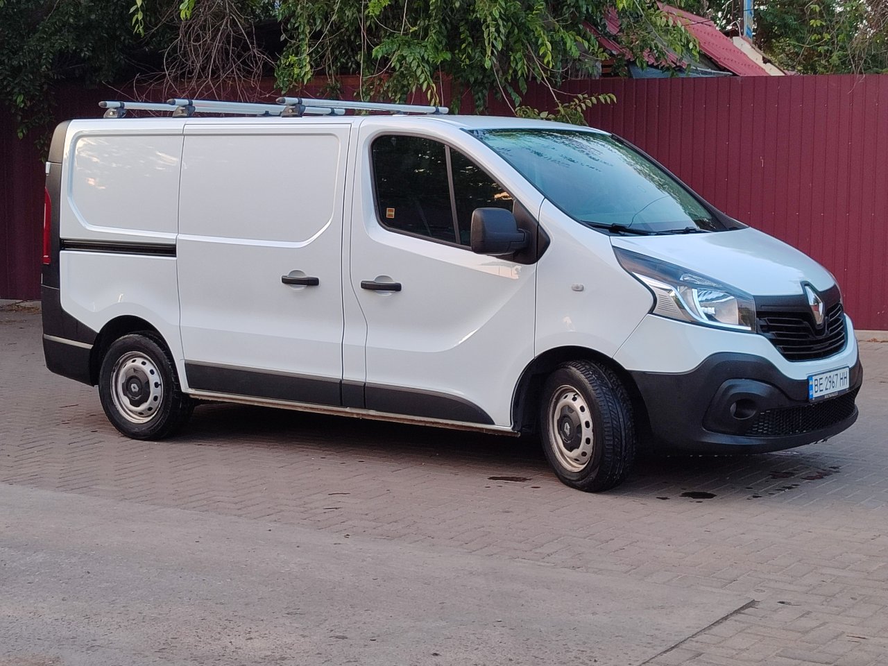 Renault Trafic - фото 1