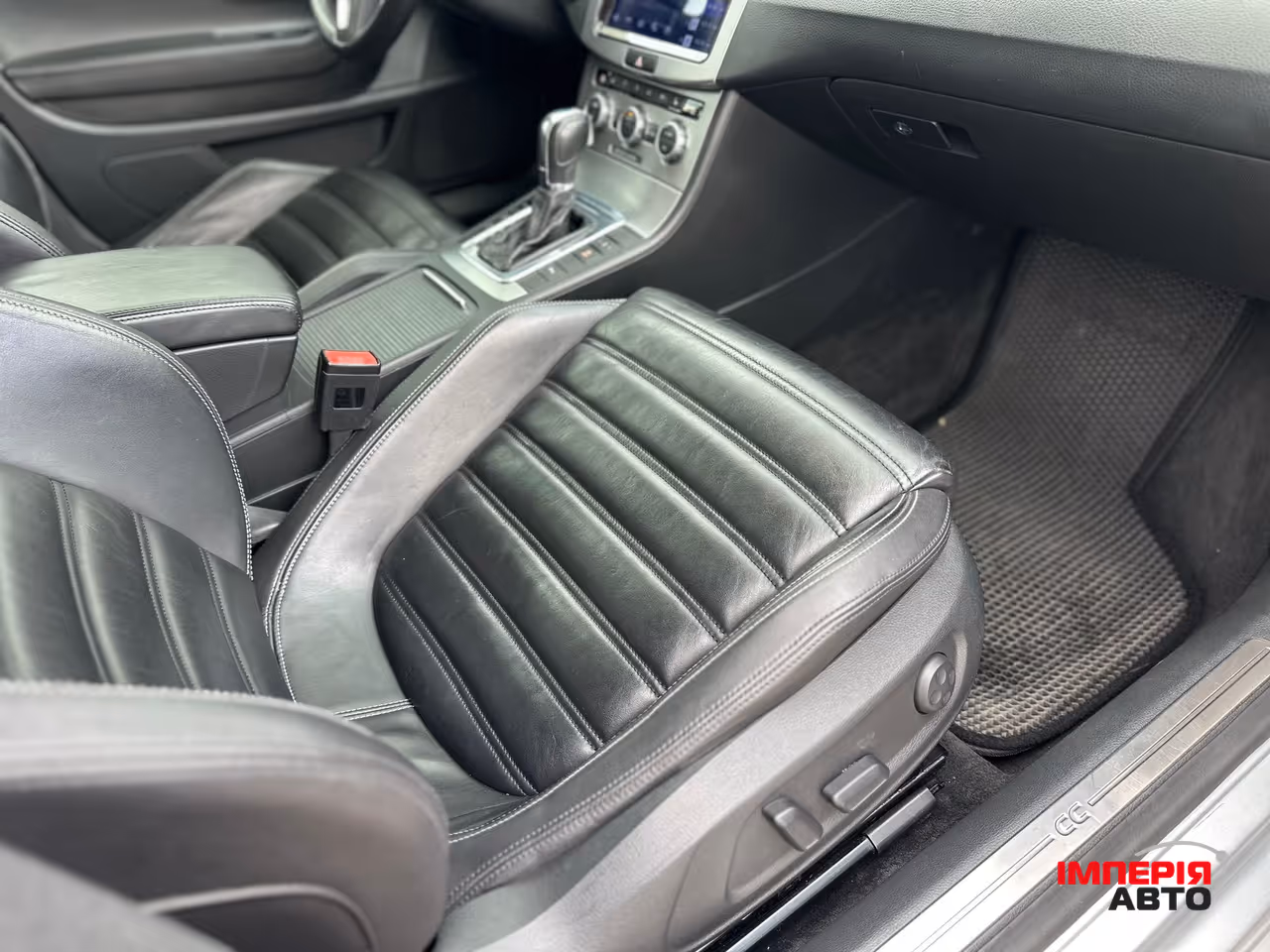 Volkswagen Passat CC - фото 12