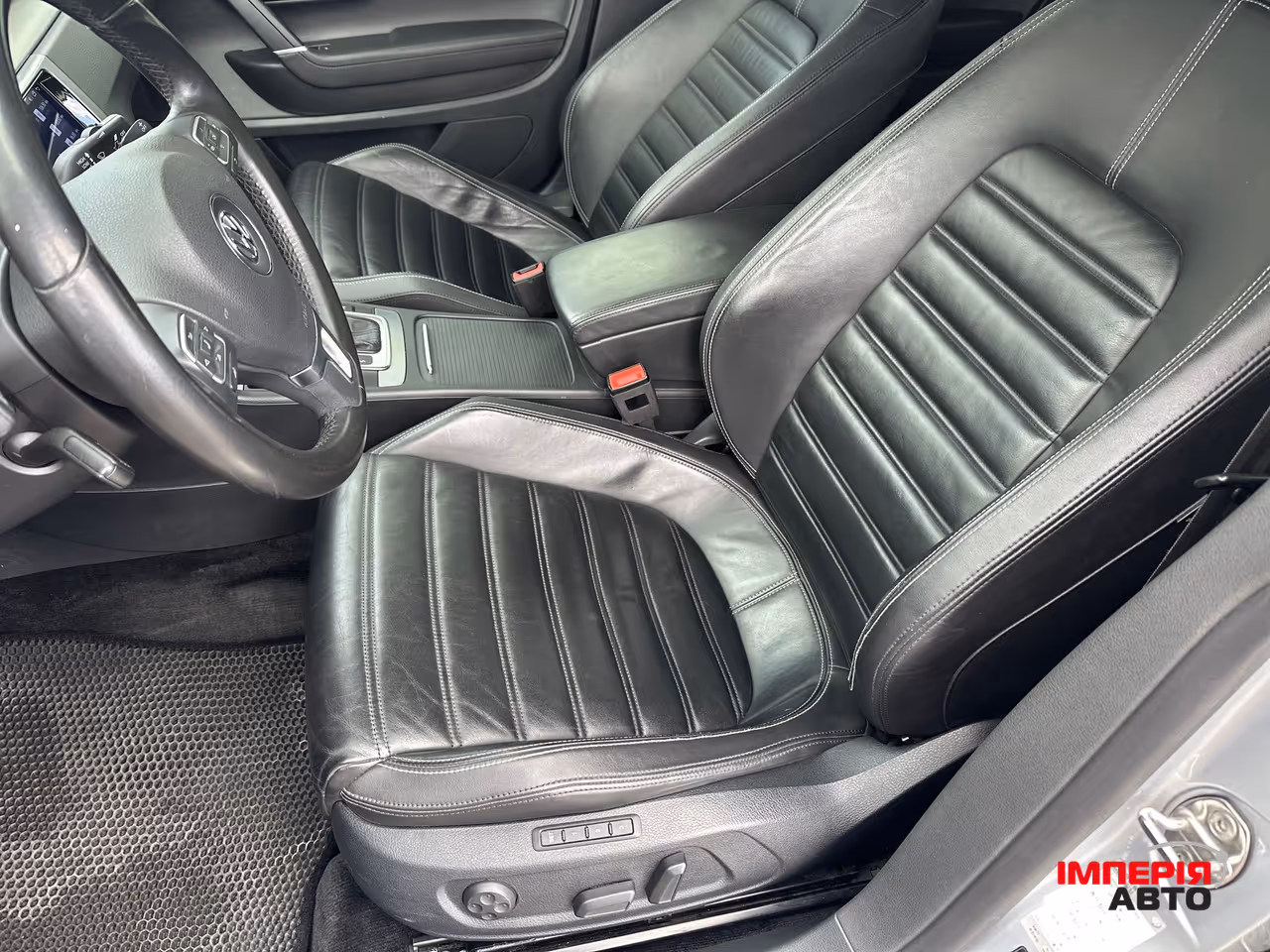 Volkswagen Passat CC - фото 11