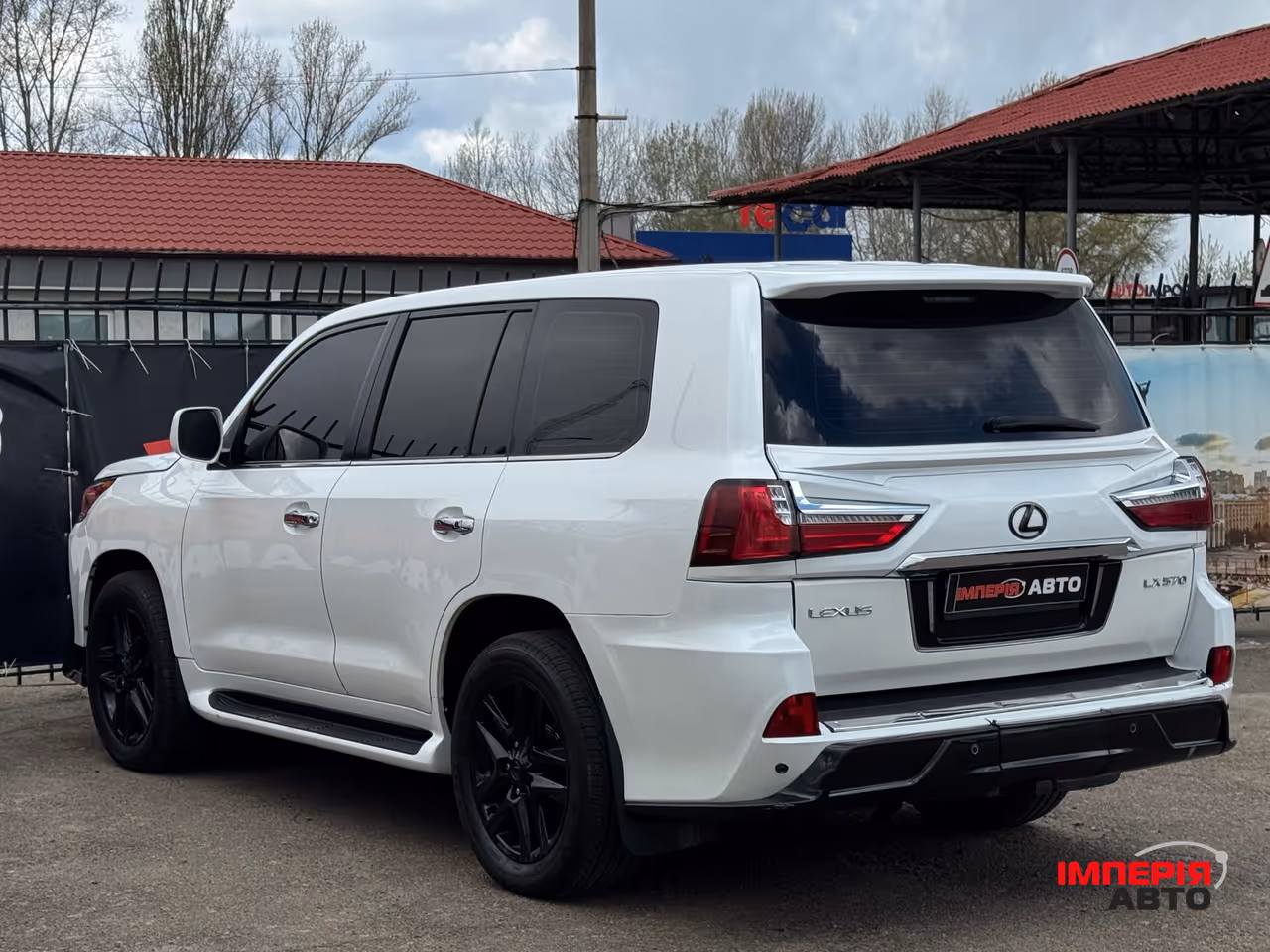 Lexus LX - фото 4