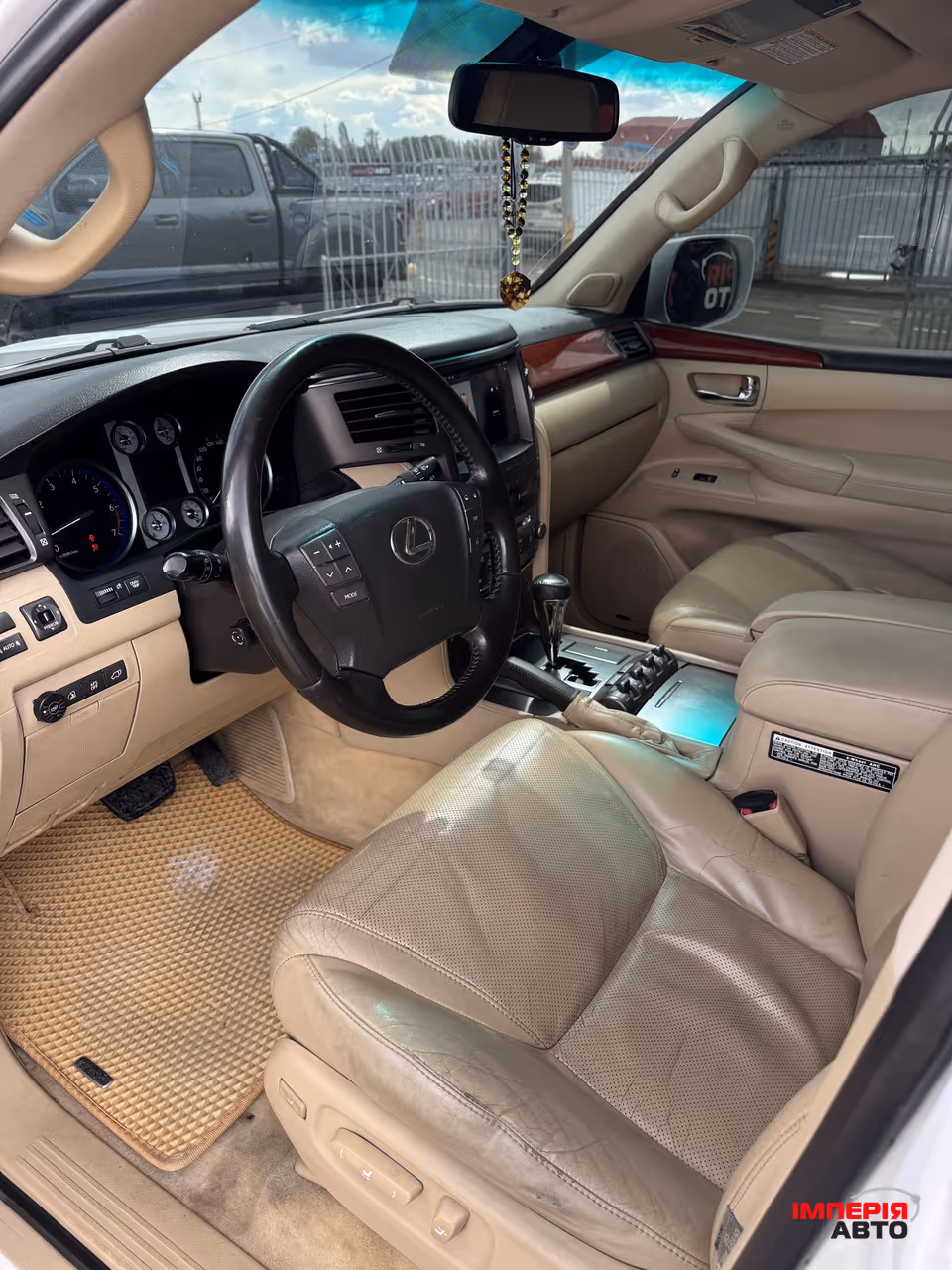 Lexus LX - фото 8