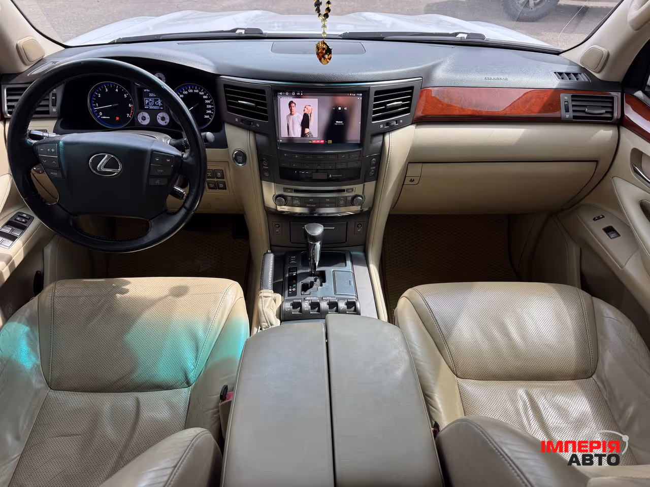 Lexus LX - фото 11