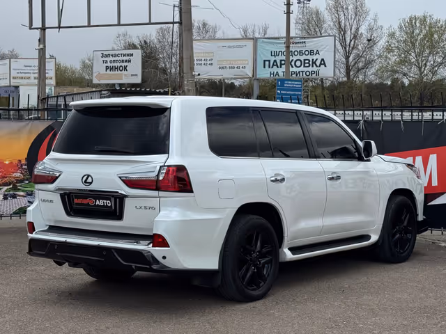 Lexus LX - фото 5