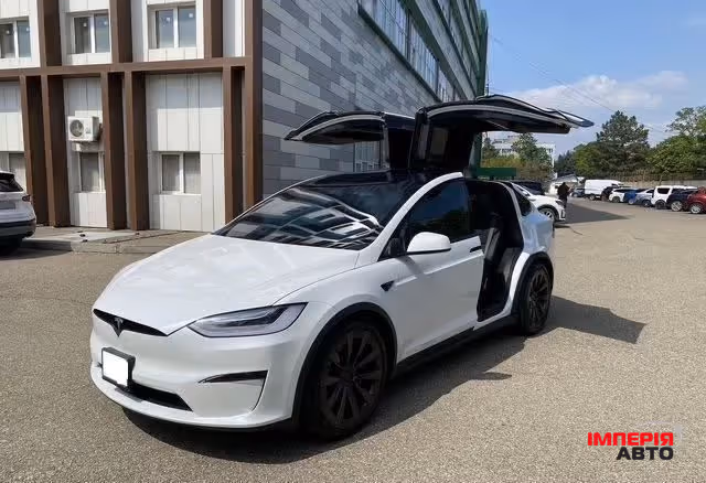 Tesla Model X - фото 1