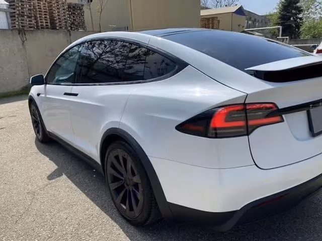 Tesla Model X - фото 5