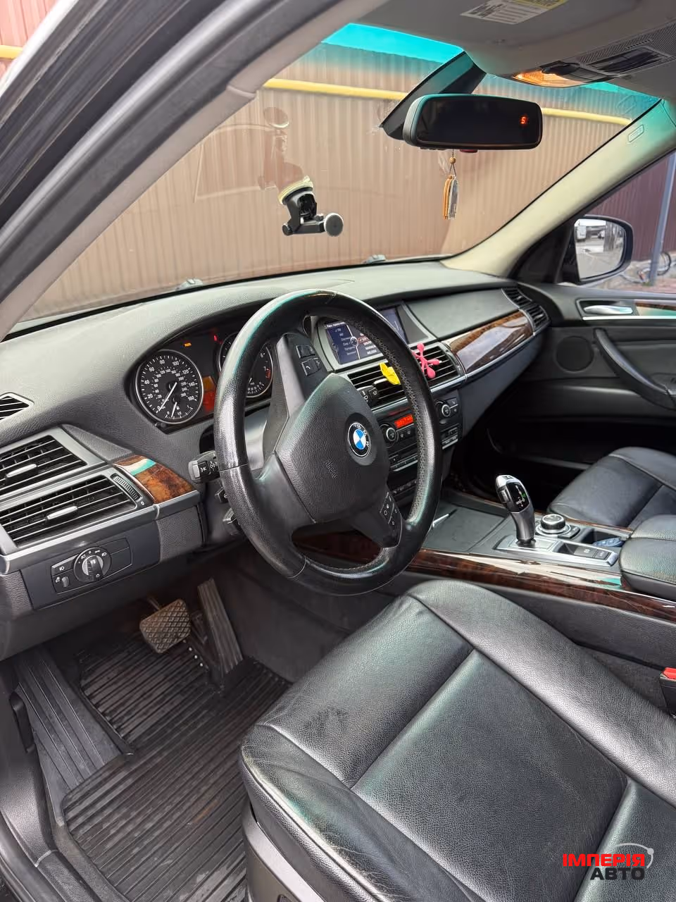BMW X5 - фото 8