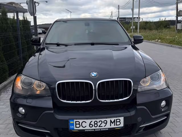 BMW X5 - фото 1