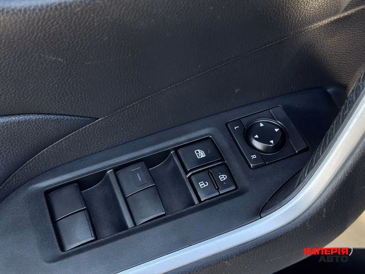 Toyota RAV4 - фото 24