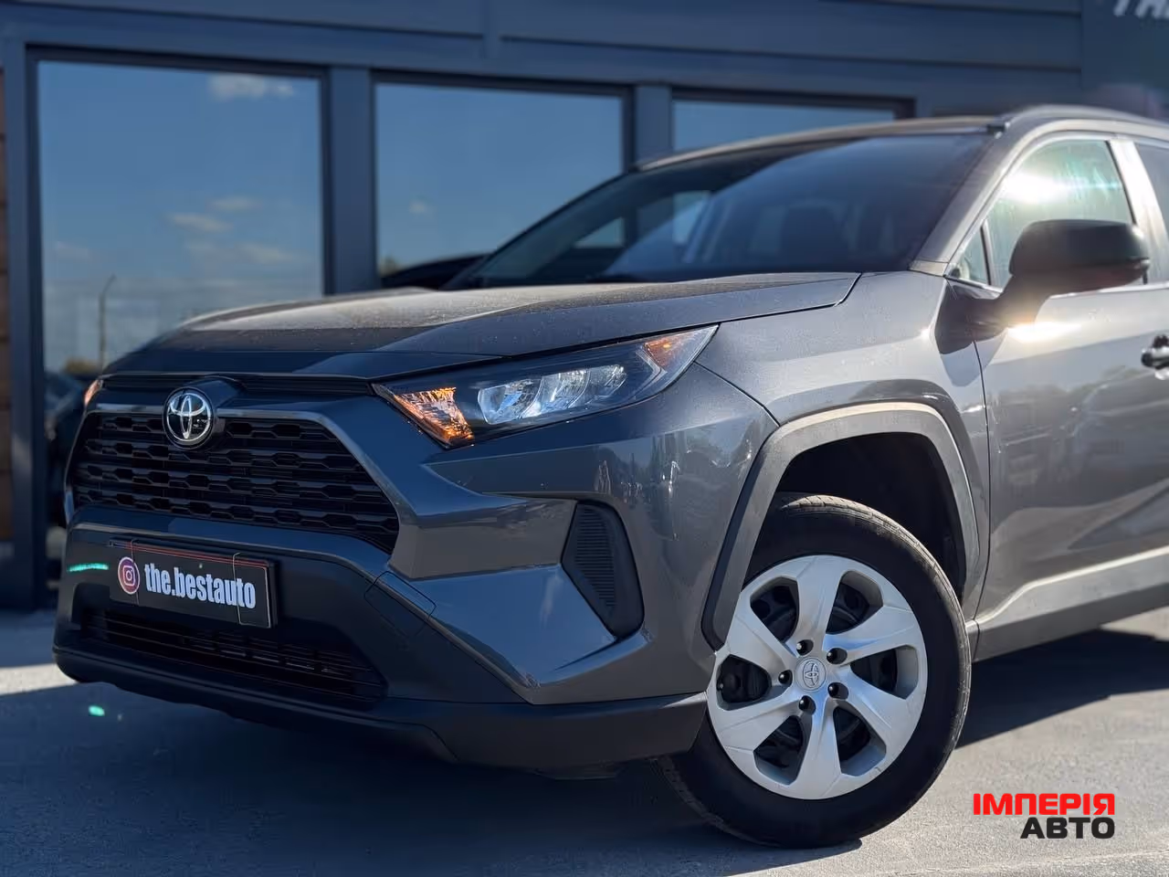 Toyota RAV4 - фото 3