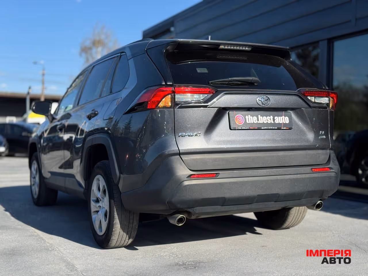 Toyota RAV4 - фото 12