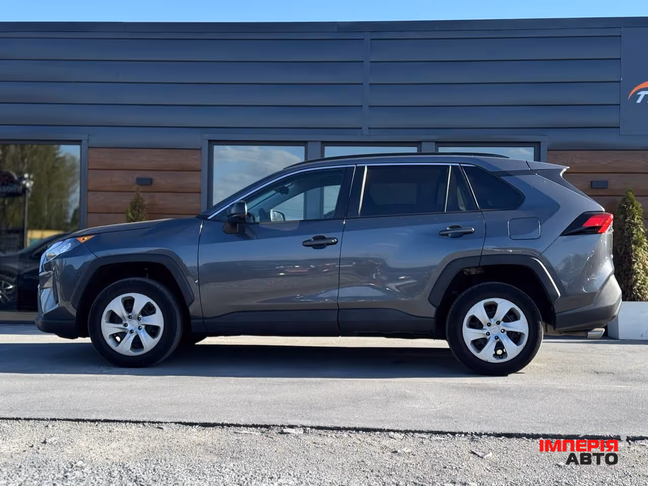 Toyota RAV4 - фото 9