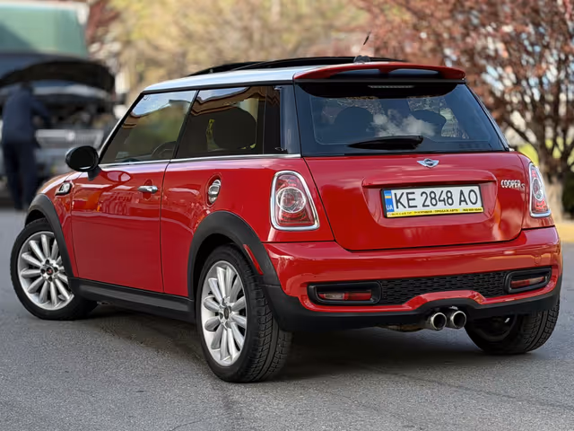 Mini Hatch - фото 3