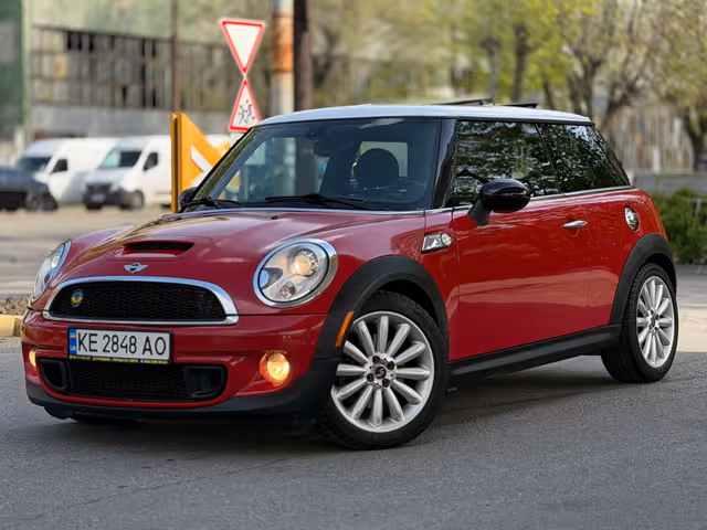 Mini Hatch - фото 1