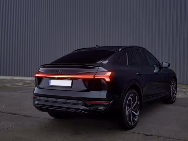 Audi Q8 e-tron - фото 3