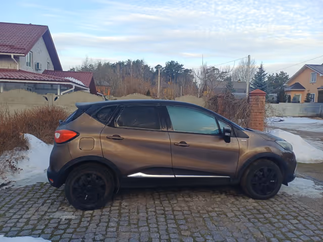 Renault Captur - фото 4