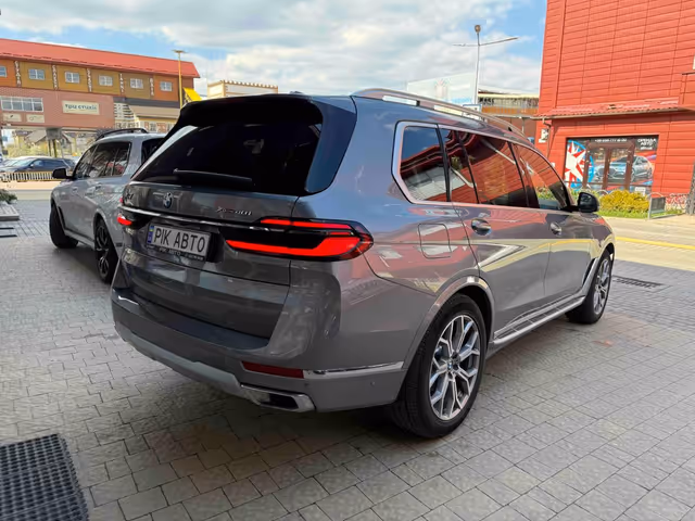 BMW X7 - фото 4