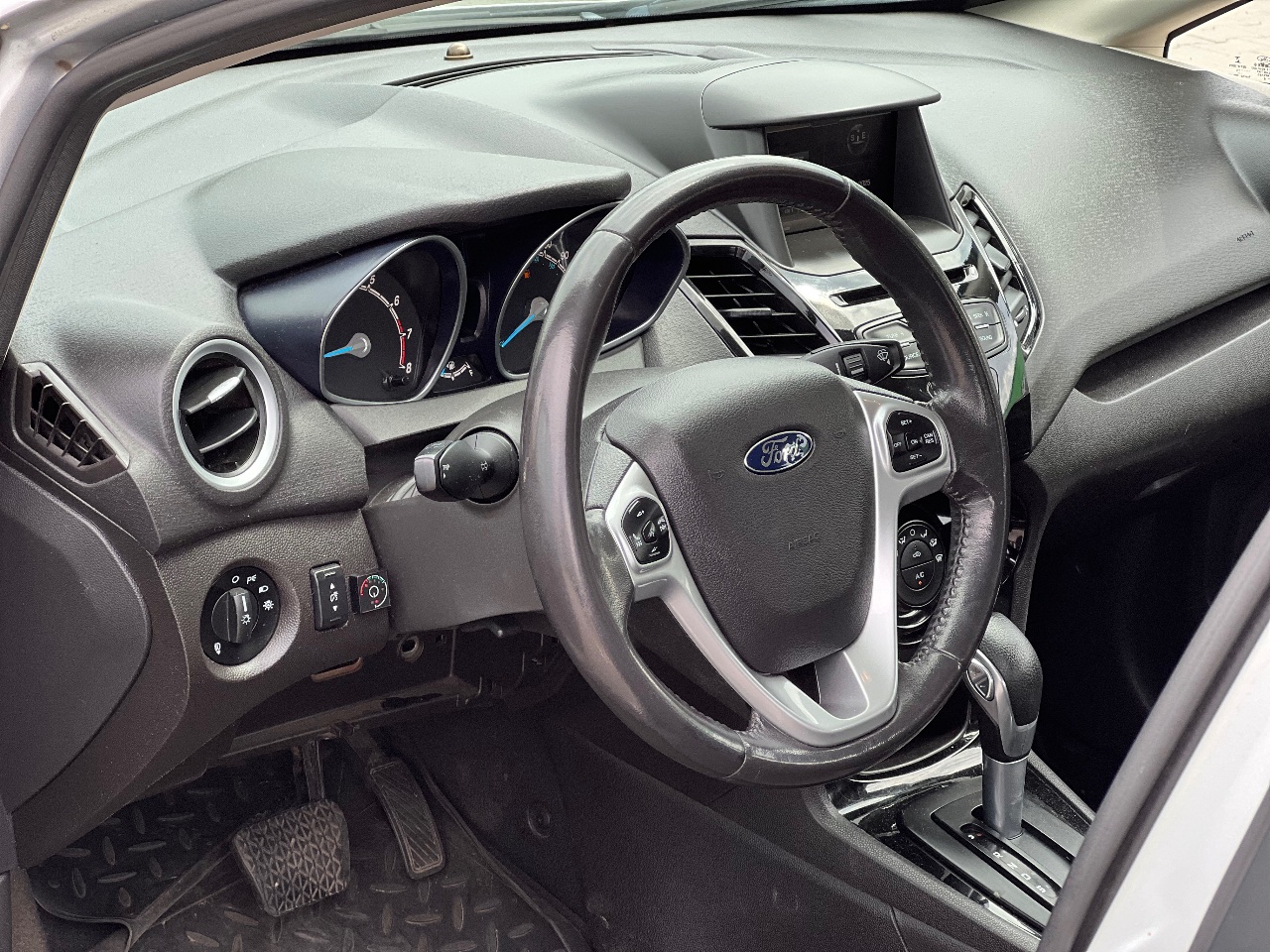 Ford Fiesta - фото 11