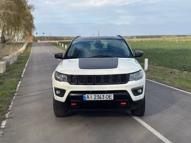 Jeep Compass - фото 2