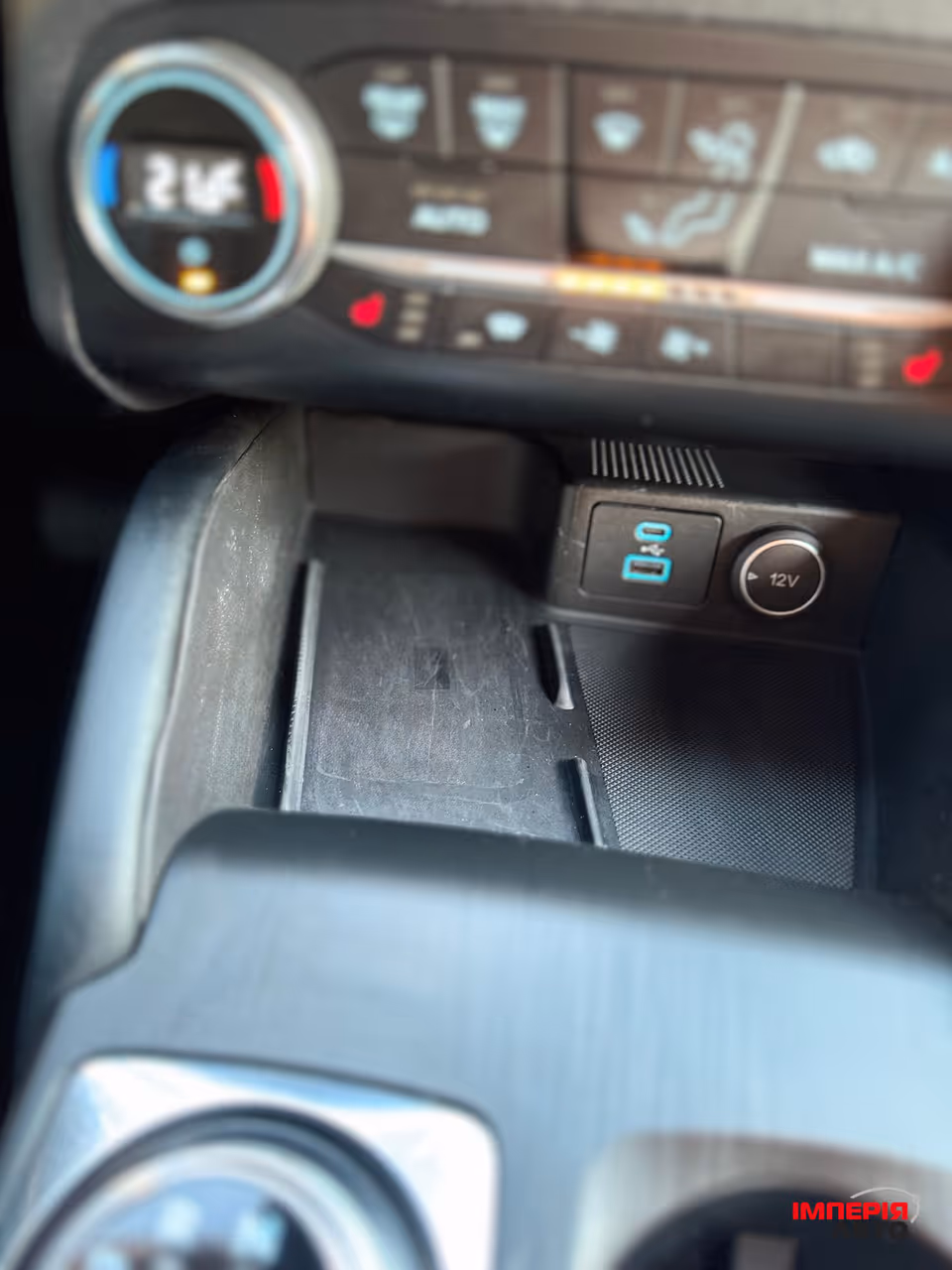 Ford Kuga - фото 34