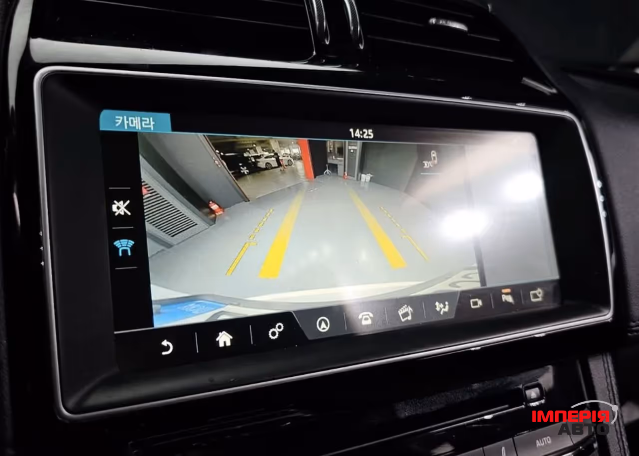 Jaguar F-Pace - фото 19