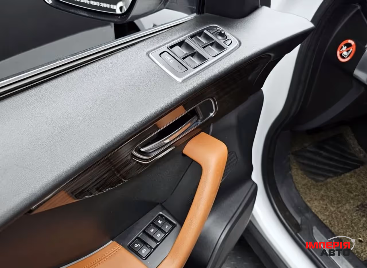 Jaguar F-Pace - фото 14